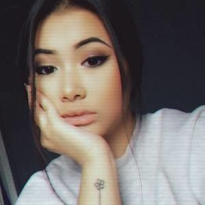 Meet your Posher, Jenelle